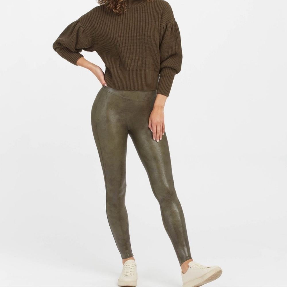 Faux Leather Croc Shine Leggings In Olive size M